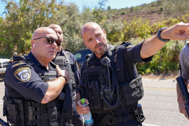 חשד לטרור חקלאי בדרום: עשרות דולבים נשרפו במטעי האבוקדו של "צבר קמה"