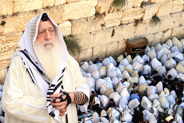 לְבָרֵךְ אֶת עַמּוֹ יִשְׂרָאֵל בְּאַהֲבָה: ברכת כהנים מרכזית – מחר באשדוד