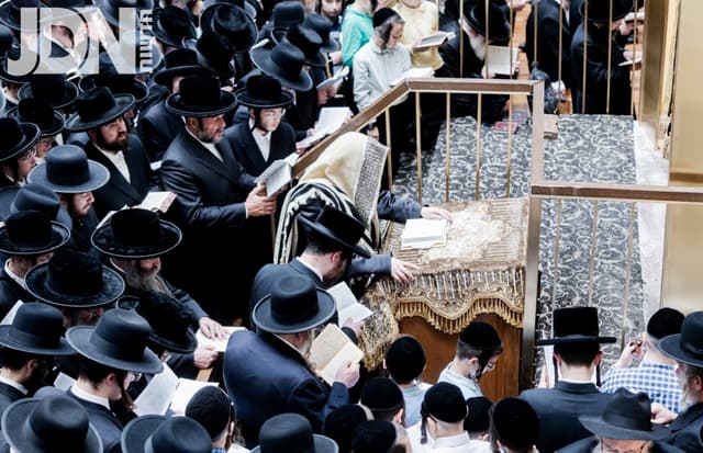 בְּדָרְשָׁם פָּנֶיךָ • סליחות ראשונות בחצה"ק סאטמאר