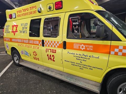 תינוק בן שבועיים נמצא מחוסר הכרה בביתו בעכו; מצבו אנוש