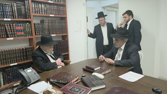 יו"ר דגה"ת החדש אצל גדולי התורה; ברכות והכוונה לקראת הבחירות וראש השנה