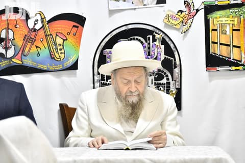לקיים בנו חכמי ישראל: המקובל הגה"צ רבי דוד שלום בצרי פונה לביה"ח