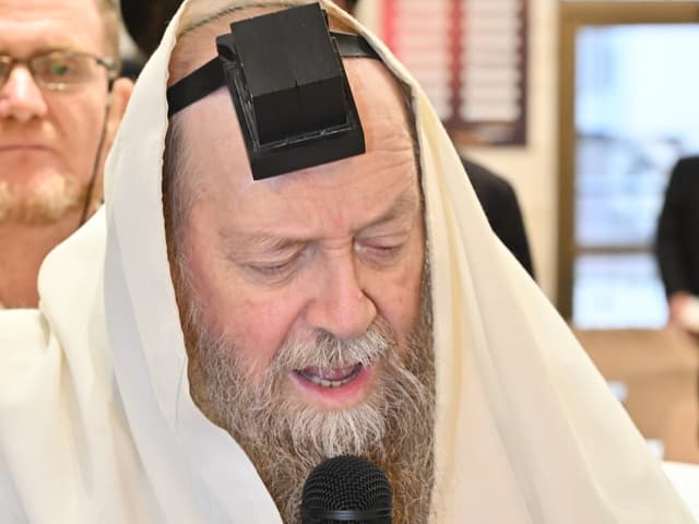 ויהי בנסוע הארון: לוויית זקן המקובלים הגה"צ רבי דוד שלום בצרי זצ"ל | שידור חי