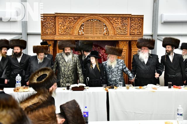 שמחת הבר מצוה בחצרות זוטשקא – זוועהיל – שאץ