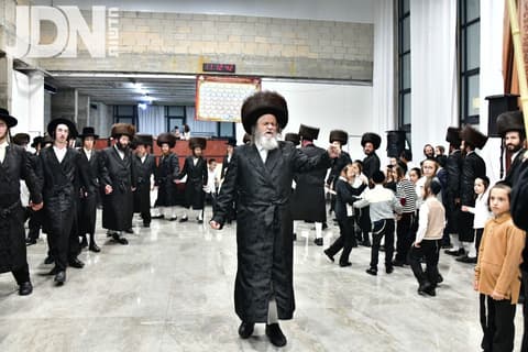 שמחת בית השואבה בחצה"ק דינוב