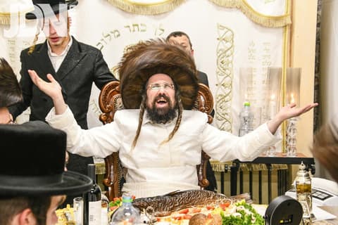 ליל הושענה רבא בחצר הקודש מעז'יבוז בעמנואל