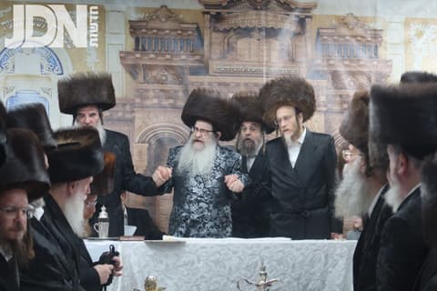 שולה"ט לכבוד האושפיזין בחצה"ק נדבורנה אלעד
