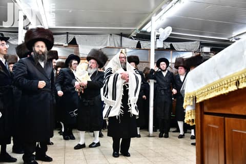 הקפות שניות בחצה"ק סקולען ירושלים