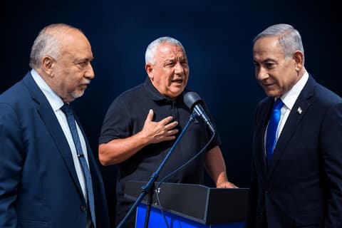 אביגדור ליברמן: גדי איזנקוט חותר לממשלה עם נתניהו; גנץ: "אתה מוביל למבוי סתום"