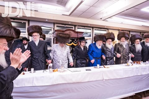 שמחת התנאים בחצרות סאטמאר – ברעזשאן