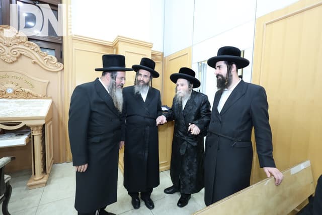 מעמד הבחינות שע"י ממלכת התורה 'תלמודו בידו' בחצה"ק ערלוי