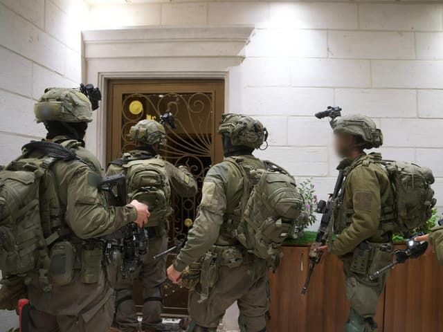 בקסבה של שכם: לוחמי דובדבן עצרו שני מחבלים שסחרו בנשק