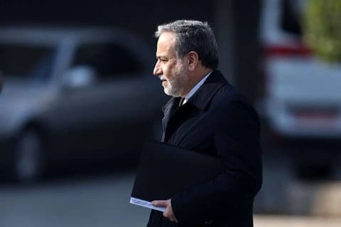 שר החוץ האיראני עראקצ'י מגיב לטראמפ ולנתניהו: "גם לנו יש עבודות שלא הושלמו"