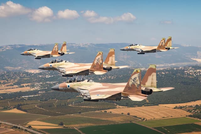 דיווח: חיל האוויר תרגל טיסה לאיראן; מטוסי קרב ישראליים חלפו בשמי סוריה ועיראק
