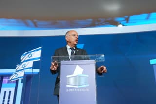 שיעור ההצבעה הגבוה ביותר מאז 1977: 31.5% הצביעו עד 12:00 | הנהירה נמשכת
