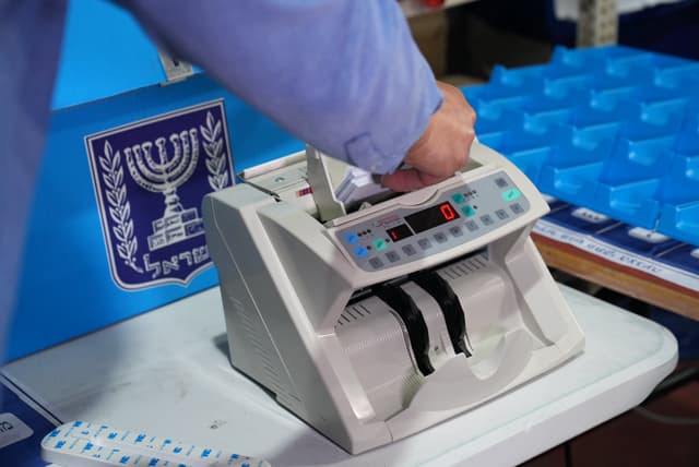 הכה את המומחה: "הברומטר" עונה לשאלות גולשי JDN על הבחירות