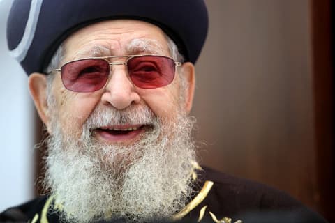 13 שנים לפטירת מרן הרב עובדיה יוסף זצ"ל: רבבות נוהרים לקברו