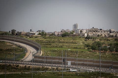 גבעת זאב: השיטור העירוני סיכל הברחת שב"חים ברכב בעל אישור כניסה רשמי