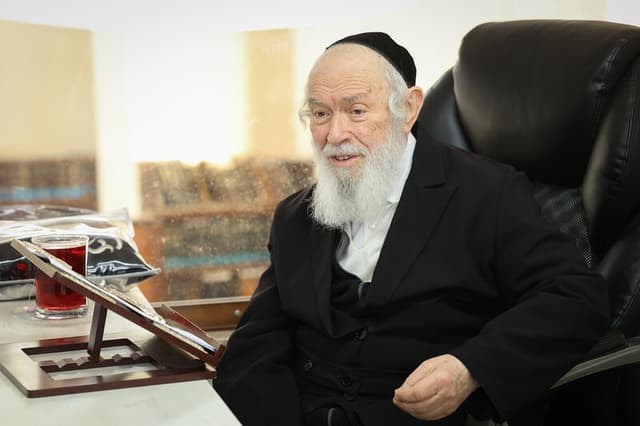 מי מנע מהיטלר לכבוש את ליטא? מרן הגר"י זילברשטיין בסיפור מרתק