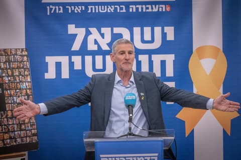"הגולם שלא סותם את הפה": גולן משיק קמפיין התקפי נגד שותפיו לגוש השמאל