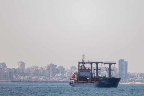 משרד הביטחון: סנקציות נגד חברת דלק בריטית-לבנונית שהעבירה דלק לחיזבאללה