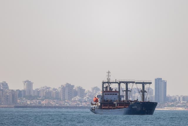 משרד הביטחון: סנקציות נגד חברת דלק בריטית-לבנונית שהעבירה דלק לחיזבאללה