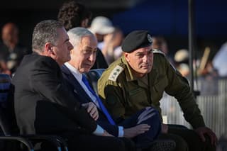 הדיווח הדרמטי: נתניהו ושר הביטחון צפויים להדיח את הרמטכ"ל זמיר מייד לאחר הבחירות