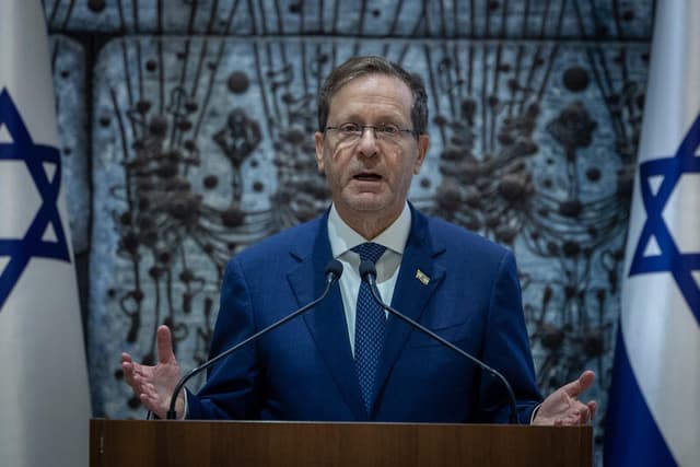 הנשיא הרצוג ימליץ להעניק את "אות נשיא המדינה לגבורה אזרחית" לארבעת גיבורי הטיסה מדובאי
