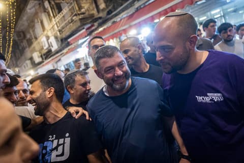 המרוץ נגד בזבוז הקולות: נתניהו הגיע לבית הרב אלי סדן בניסיון להביא לפרישת וינטר והמפלגות הקטנות