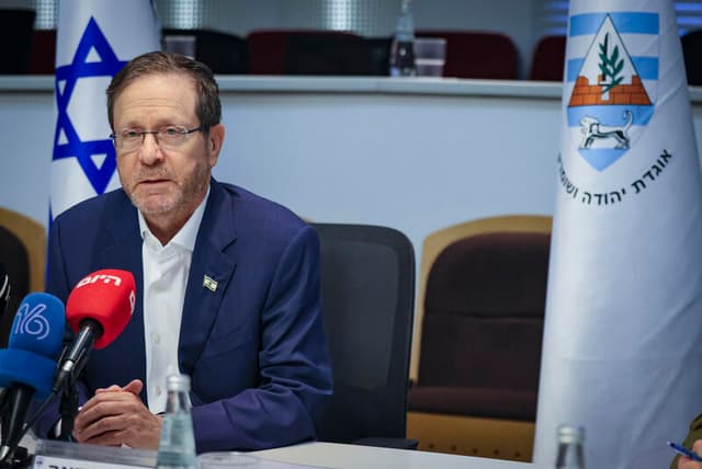 הרצוג בראיון ל־FOX: "איראן היא אימפריית רשע המאיימת על העולם החופשי – אסור לאפשר לה יכולות גרעיניות"