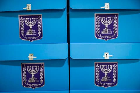 נתניהו וסמוטריץ': כ-2,000 משקיפים יוצבו בקלפיות במגזר הערבי למניעת זיופים