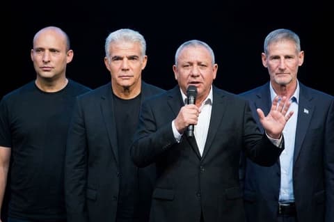 "השמאל אוכל את הכובע": העם בקלפי בחר בתורה וביהדות מול ניסיונות ההנדסה התודעתית