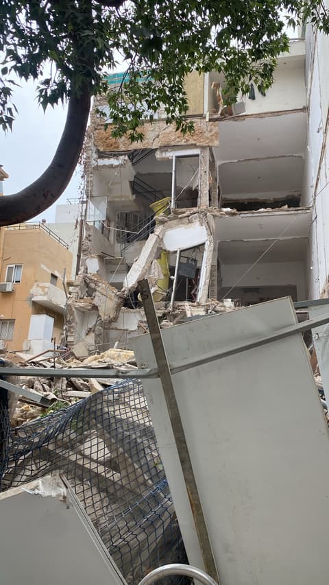 תל אביב: בנין בשיפוץ בן 4 קומות קרס ללא נפגעים