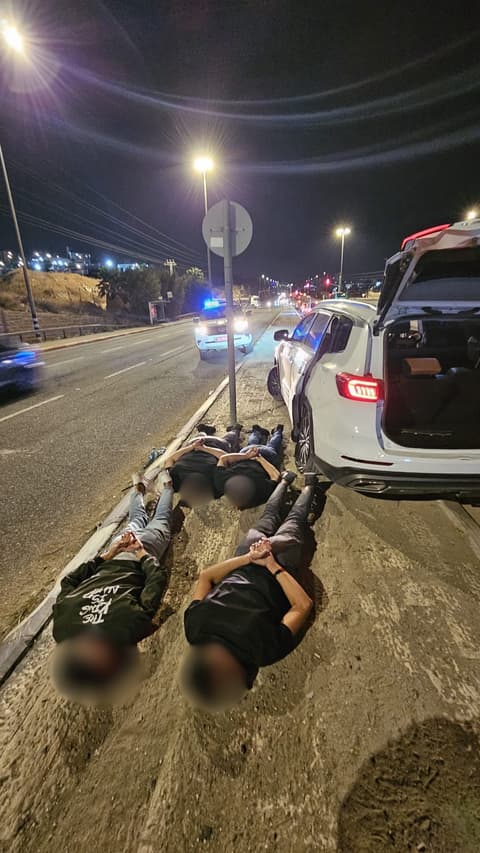 מרדף דרמטי וירי באוויר בעוטף ירושלים: ארבעה שב"חים נעצרו לאחר פריצת מחסום