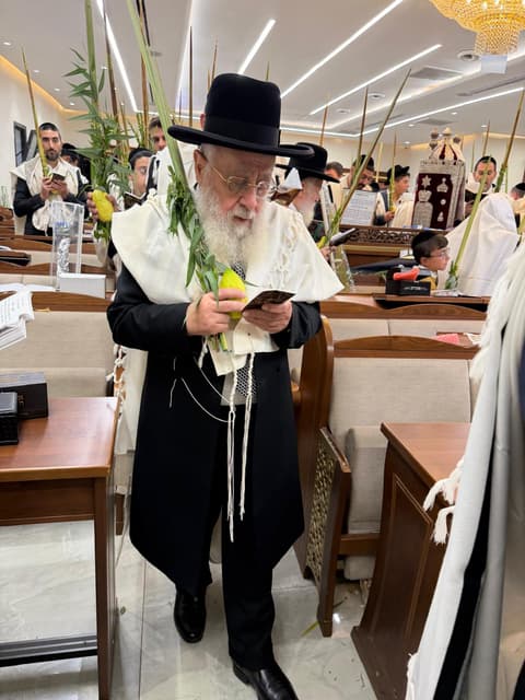 מעמד הודיה בבית הכנסת של מרן הראש"ל הגר"י יוסף לאחר אירוע המטוס