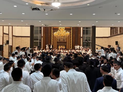 אלפים בהקפות השניות בישיבת רכסים; הריקודים נמשכו עד 4:30 לפנות בוקר
