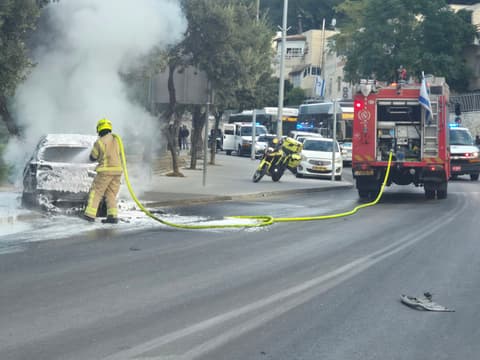 פיצוץ רכב בירושלים: גבר נפצע קשה ונער בן 13 בינוני; הרקע פלילי