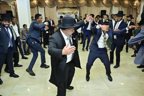שמחת בית השואבה של איגוד "עמלים" בהשתתפות מאות בני ישיבות