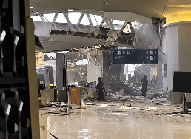 בעקבות התקיפות בנמלי התעופה: מחלקת המדינה באזהרה