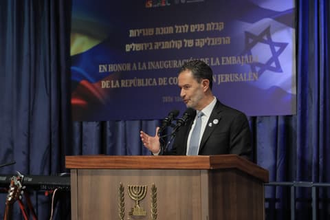 חימום ביחסי קולומביה וישראל: בקשה לפרוש מקבוצת האג ופתיחת שגרירות בירושלים
