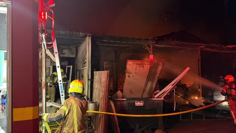 שריפה בנגרייה בקיבוץ בארי: האש פרצה במפעל ששוקם על חורבות בית משפחת אור