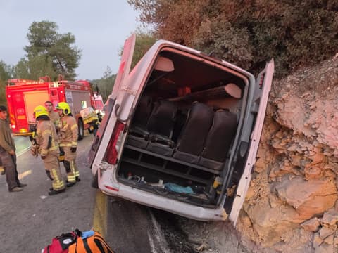 תשעה פצועים בהתהפכות מיניבוס סמוך לשריגים: אחד קשה ואחד בינוני