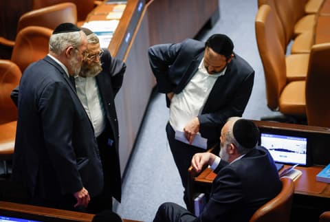 יורקים עלינו; אין יותר גוש / דעה