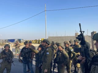 כתר מלא הוטל על חברון; כלים אוויריים הוזנקו, לוחמי דובדבן בשטח