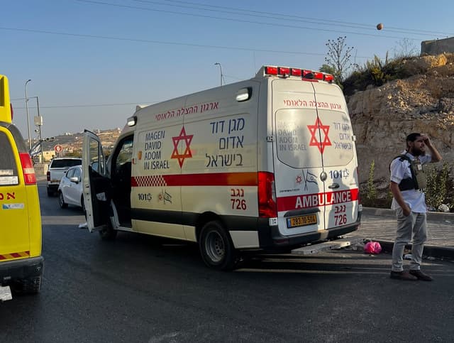 הירי נמשך ללא הפסקה: החובשים חילצו פצועים תחת אש