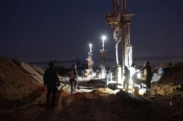 חשד להונאה במיליונים בעבודות בעזה: 21 קבלנים ומשרתי קבע נעצרו