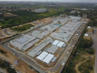 שערורייה: מתמודד נפש חרדי הגיע להסדיר מעמד ונכלא ללא תרופות