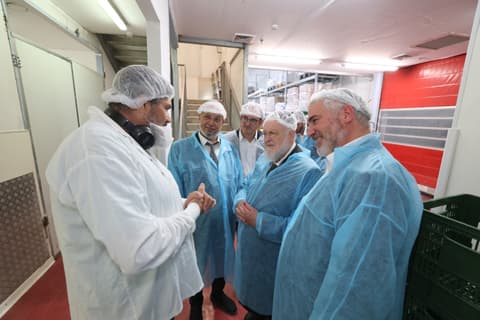 הרבנים הממונים ברבנות ירושלים וראשי מערך הכשרות סיירו במפעלי המזון שבהשגחת בד״ץ