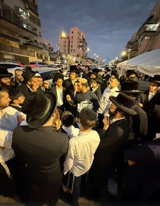 קיצונים תקפו את פעילי נעם לישראל בבית שמש: חרדים רבים הגיעו להביע תמיכה