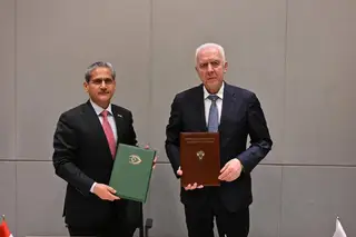 هيئة النزاهة توقع مذكرة تفاهم مع الجانب الآذري وبرنامج تعاون مع المدعي العام الروسي